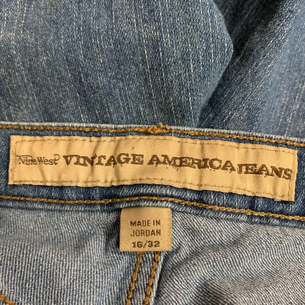 Women's Denim Bermuda Shorts - Picture 3 of 5